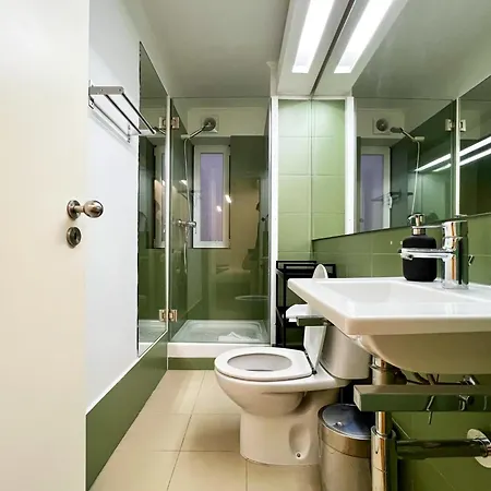 Modern Close To Timeout Market *