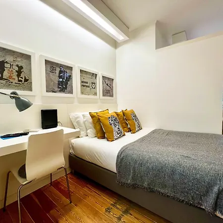 Modern Close To Timeout Market *